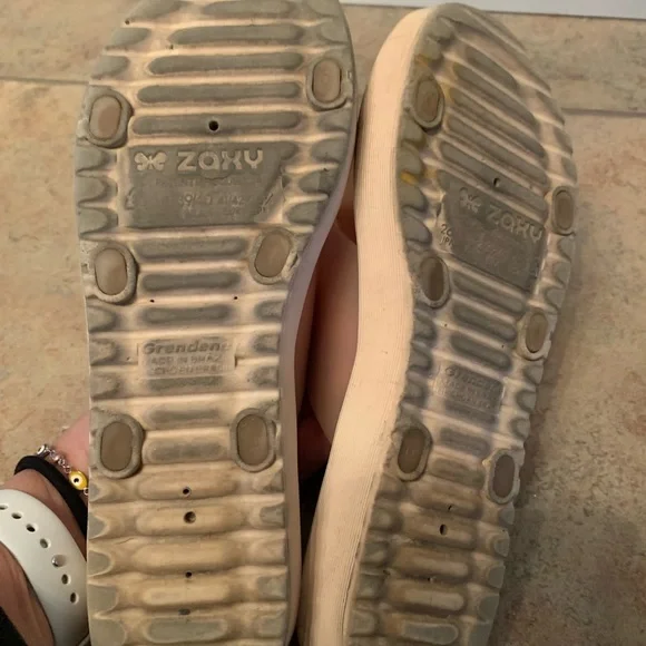 Sandals - Picture 4 of 4